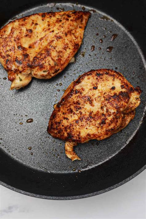 Boiled Frozen Chicken (How To Boil Frozen Chicken Breasts) - Chicken Vibes