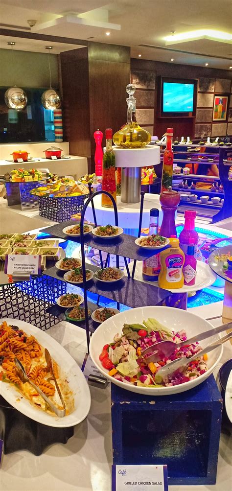 Treat Yourself To Royal & Beautiful Sunday Brunch At Cafe Blu! | LBB