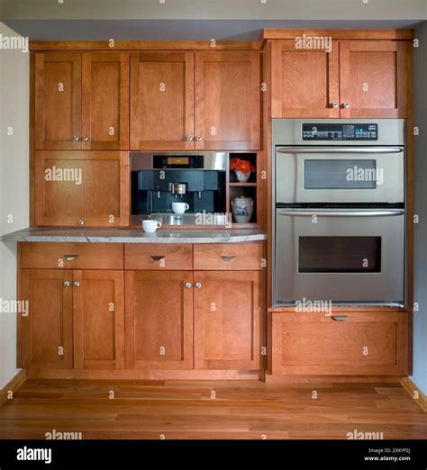 Stainless steel built in ovens hi-res stock photography and images - Alamy