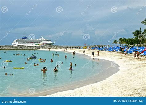 Great Stirrup Cay, BAHAMAS. Editorial Stock Photo - Image of water ...