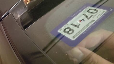 How to Remove License Sticker From Window 的图像结果