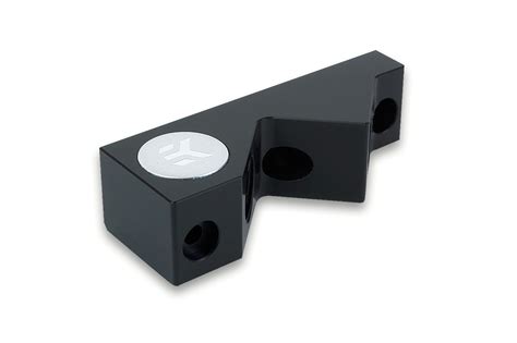 EKWB maakt waterblok voor koelen zeven gpu's beschikbaar - Tweakers