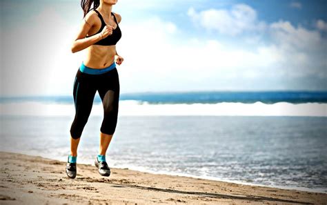 Running at the Beach 的图像结果