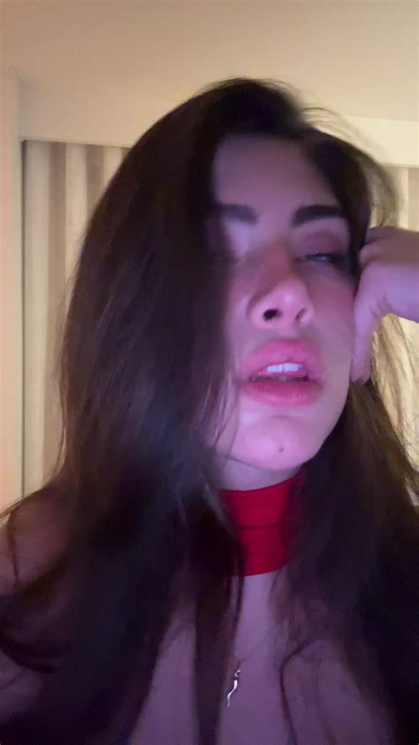 Colleen.333 (@colleen.333) - Urlebird