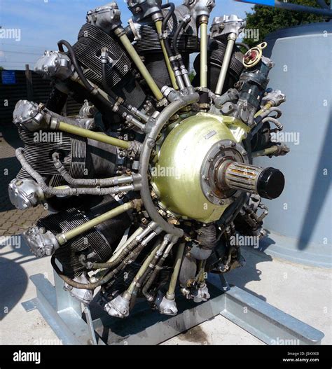 Radial Aircraft Engine Start 的图像结果