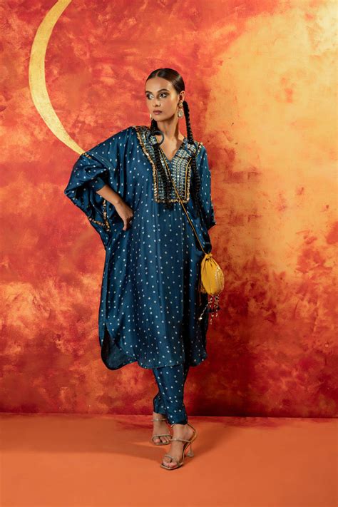 Hira AntiFit Ajrakh Indigo Kurta Set – Prahnaaya India