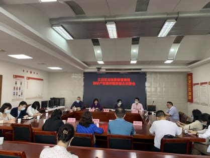 公证处入驻武汉市江汉区政务服务中心，实现不动产登记+公证“一站式”办理_群众_大厅_女士