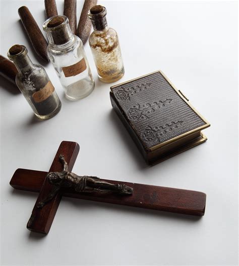 Does it Even Matter if These Vintage Vampire-Killing Kits Are Real ...