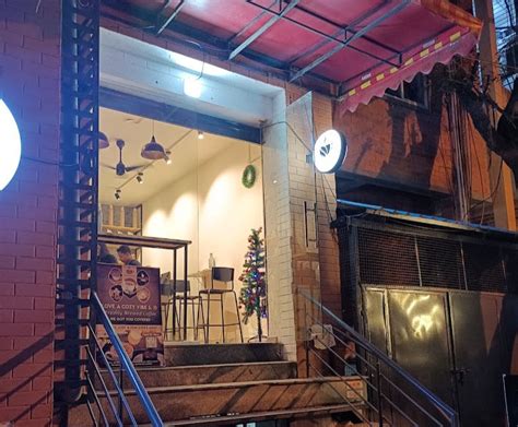 Best Cafes in AECS Layout | FF21