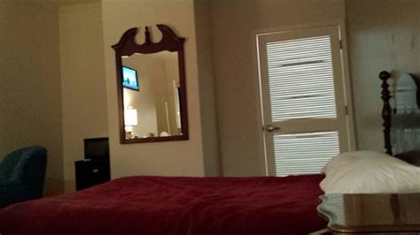 GARLIC FARM INN (Gilroy) - Inn Reviews, Photos, Rate Comparison ...