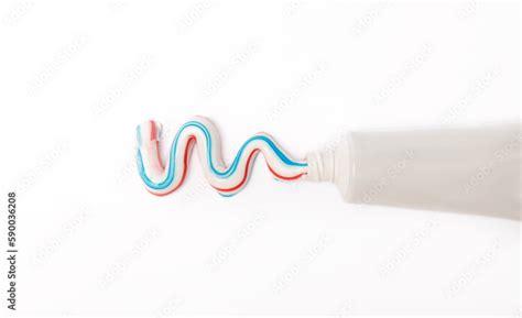 Close Up Toothpaste Tube 的图像结果