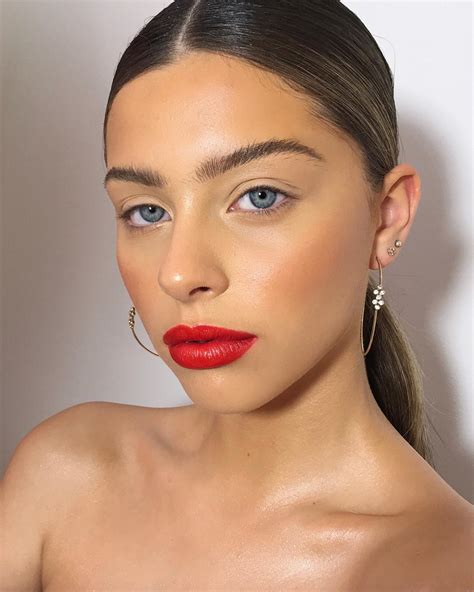 Tutorial of Slick High Ponytail 的图像结果