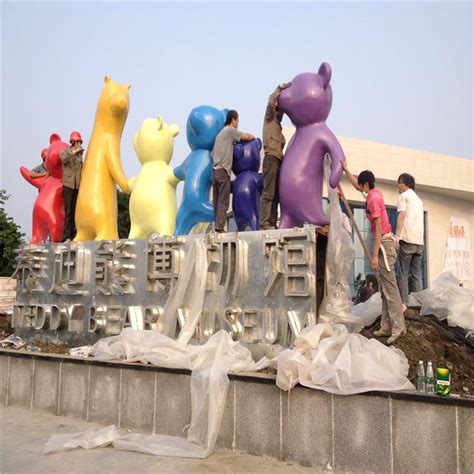 玻璃钢奥特曼雕塑造型-方圳雕塑厂