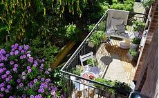 balcone e terrazzo 21 idee per arredare un piccolo balcone casa it balcone e terrazzo 21 idee per arredare un piccolo balcone casa it