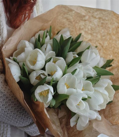 White Tulips Bouquet – uplifting floral studio