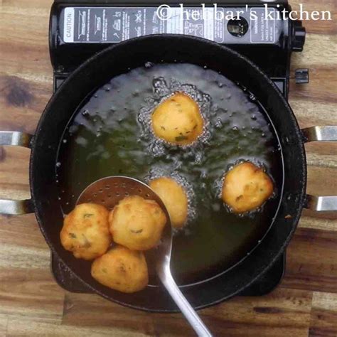 ಮೊಸರು ವಡಾ ರೆಸಿಪಿ | thayir vadai in kannada | ದಕ್ಷಿಣ ಭಾರತೀಯ ಥೈರ್ ವಡೈ