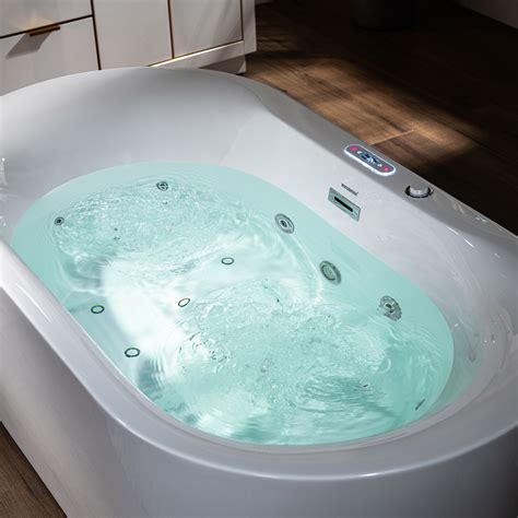 Clean Jetted Tub With Cascade at Melody Hanks blog