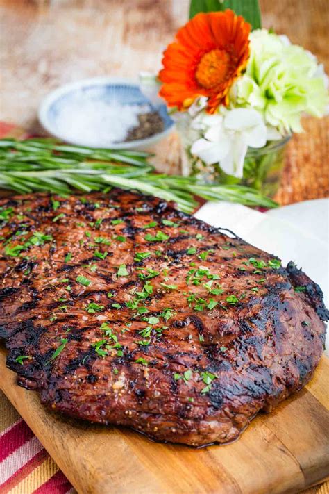 Tender Marinated Flank Steak with a Flavorful Sauce: A Culinary Delight – New and Tips