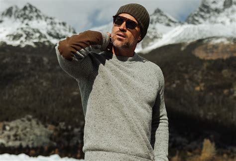 8 of the best men’s crewnecks from Flint & Tinder – Mens Health Fits