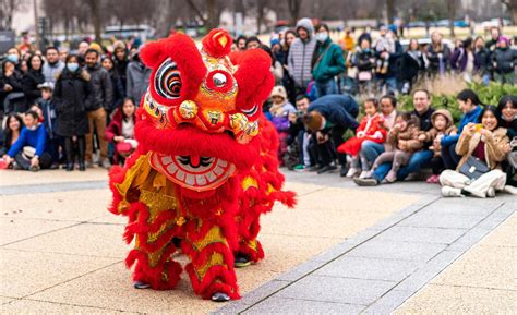 Sbs Language Lunar New Year The Legend Behind The Chinese Lion Dance