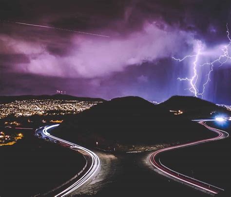 How Far Can Electricity Travel In Water