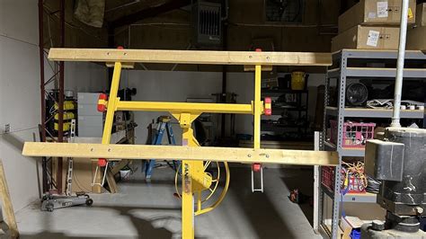 Using a Drywall Lift for Ceiling 的图像结果