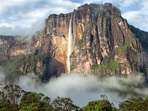 Helicopter to Auyan Tepui and Angel Falls - Redfern Adventures