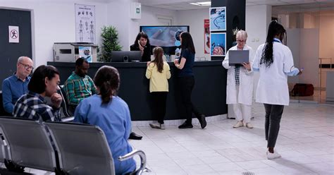 Hospital Wayfinding Signage 的图像结果