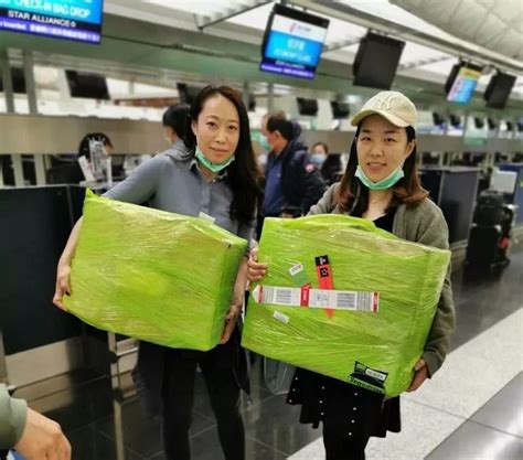 变身“国际快递员” 出境领队协助海外人士捐赠医疗物资_口罩