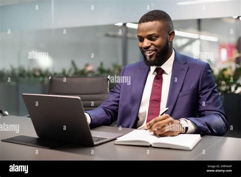 Happy Black Businessman 的图像结果