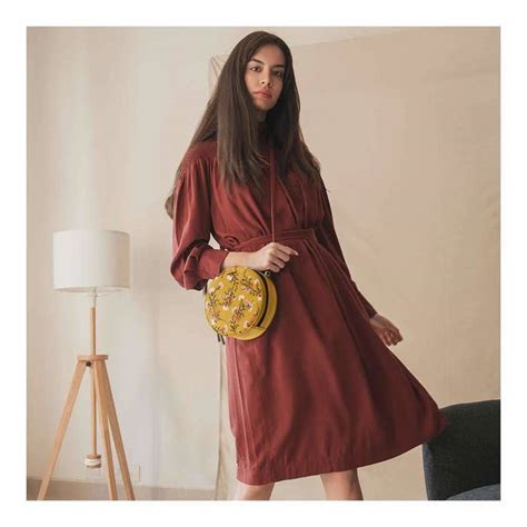 Clutch And Sling Bags To Compliment Your Wedding Looks