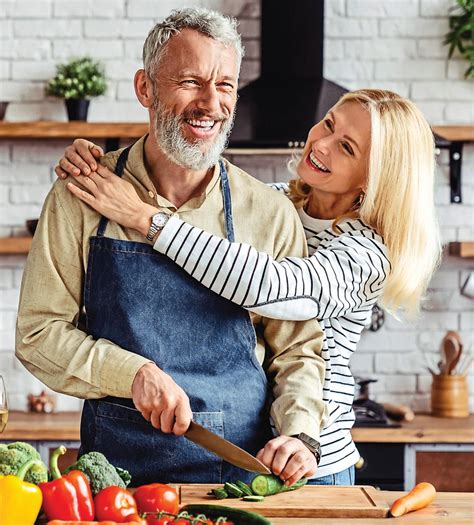 5 WAYS TO PREVENT COLON CANCER | Closer US - celebrity - Read this story on Magzter.com