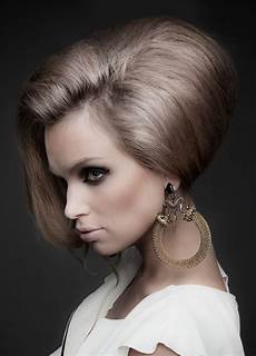 Beehive 60s Hairstyle by 60s Hairstyle Trends Bouffant Beehive Flip Beehive 60s Hairstyle