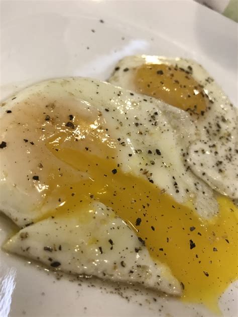 how to make sunny side up eggs without lid
