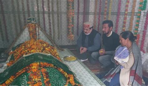 यहां हिन्दू परिवार कर रहा पीर बाबा की मजार की निगेहबानी - here hindu ...