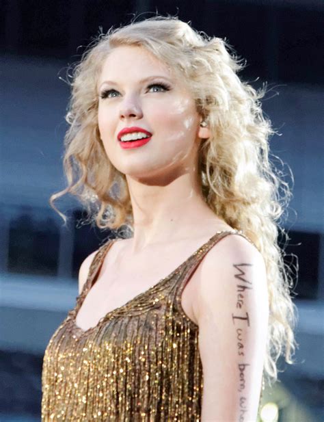 File:Taylor Swift Speak Now Tour 2011 4.jpg - Wikimedia Commons