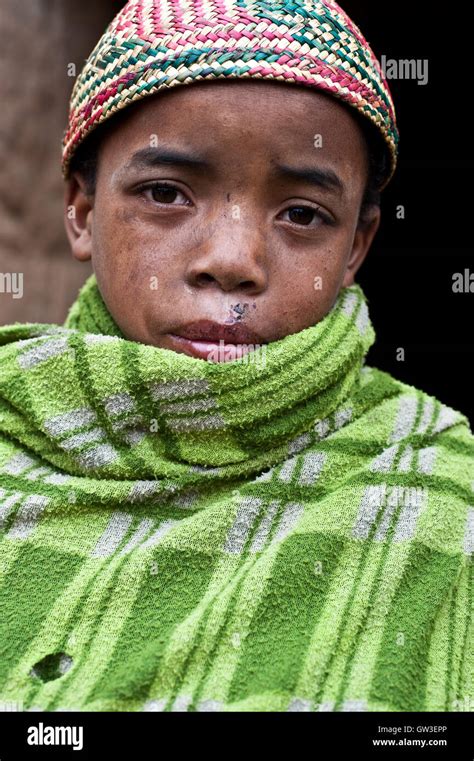 People in Madagascar 的图像结果