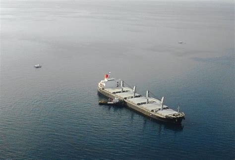 Cargo ship Belle Rose runs aground off Malapascua Island, Philippines ...