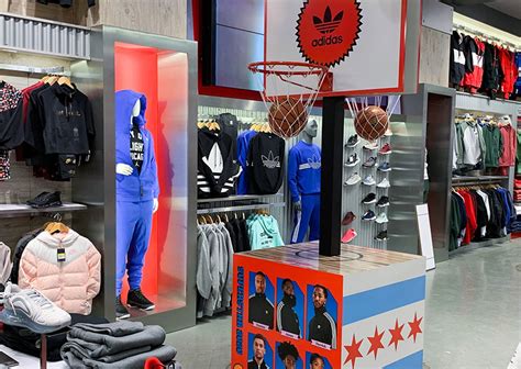 Retail Store Signage Design 的图像结果