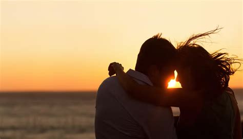 6 Ways To Fall Back in Love With Your Partner - lifeberrys.com