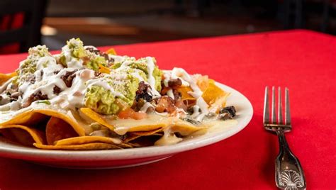 Cheese Loaded Nachos Recipe: Mexican Style | Herzindagi