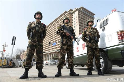 揭秘北京街头坐敞篷车巡逻执勤的武警-国际在线