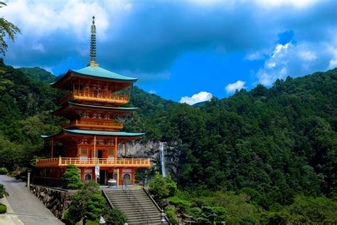 Vernacular Architecture: Tradition and Beauty in Regional Styles - RMJM