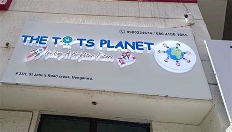 LED Sign Board Installation 的图像结果