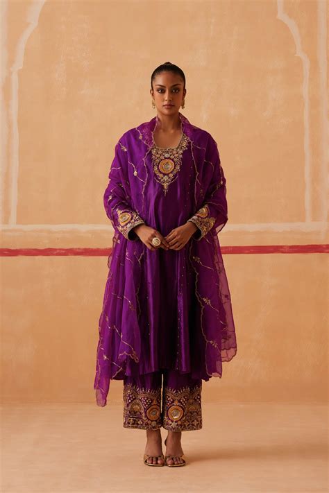 Razia Shabnami Kurta Set – Sureena Chowdhri