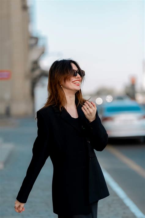 Elegance Of The Hedgehog Photos, Download The BEST Free Elegance Of The ...