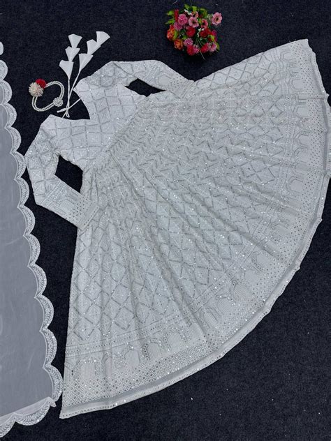 White Elegant Lakhnavi Embroidered Georgette Suit – With Des