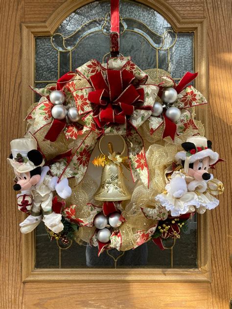 Mickey and Minnie Christmas Wreath With Lights, Disney Christmas Wreath ...