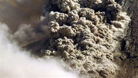 The third warning level is in effect: A column of ash about 4,000 ...