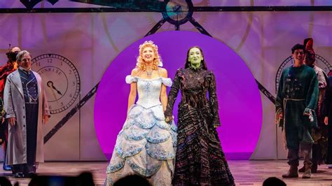 New Production Photos of the 25/26 Cast as Wicked Extends Booking ...